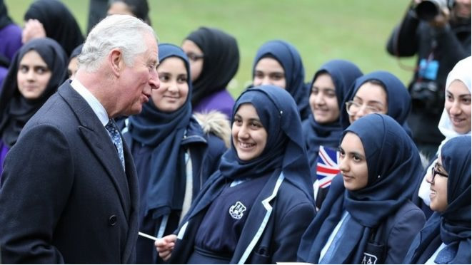英国：查尔斯王储造访英国穆斯林遗产中心.jpg