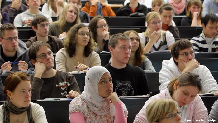  過去18個月中法國學校開除150名穆斯林女生