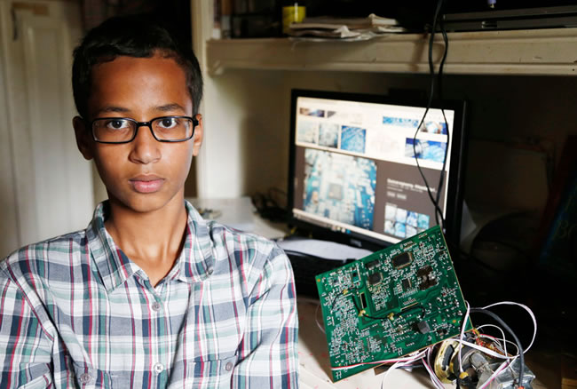  美國14歲穆斯林男孩自製鬧鐘被當作炸彈遭拘捕