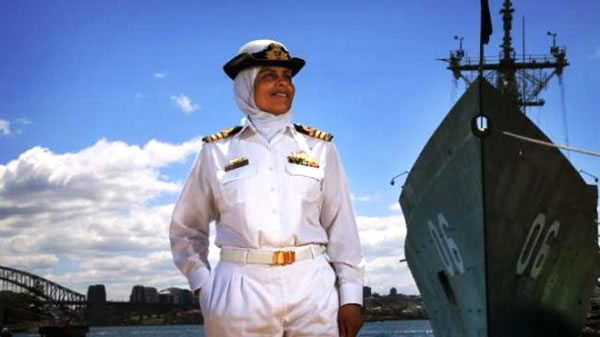 澳洲皇家海軍首位穆斯林女艦長Mona Shindy
