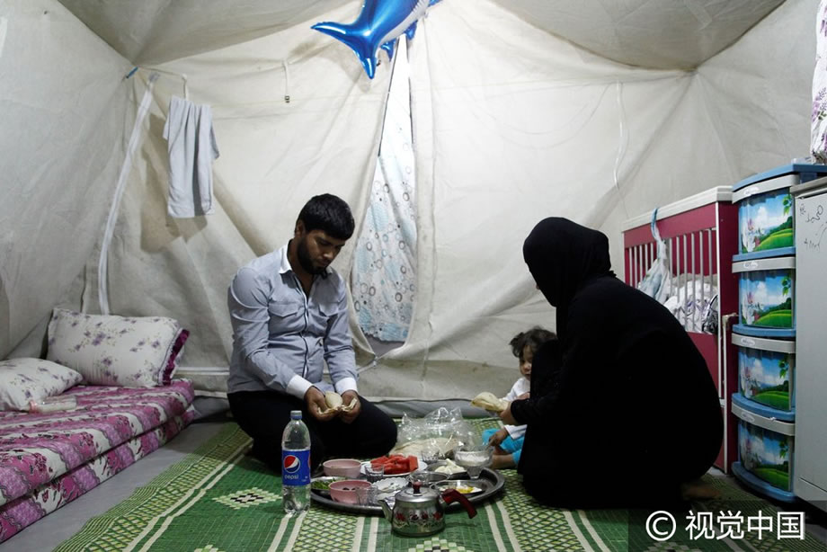 敘利亞難民帳篷中迎來齋月