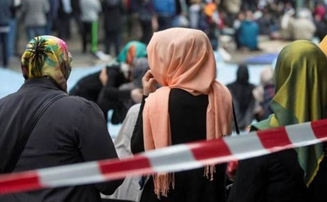 德國：教育部無權禁止穆斯林女教師佩戴頭巾