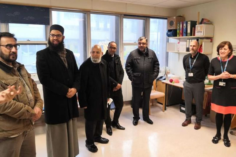 英國：清真寺捐助當地醫院