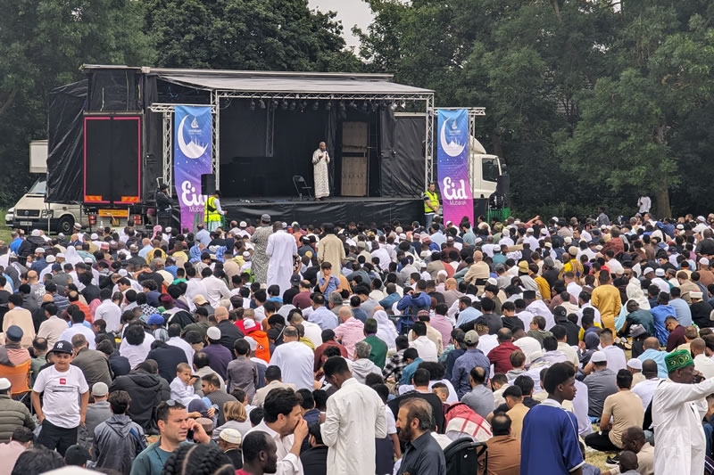 倫敦居民與穆斯林共同歡慶古爾邦節