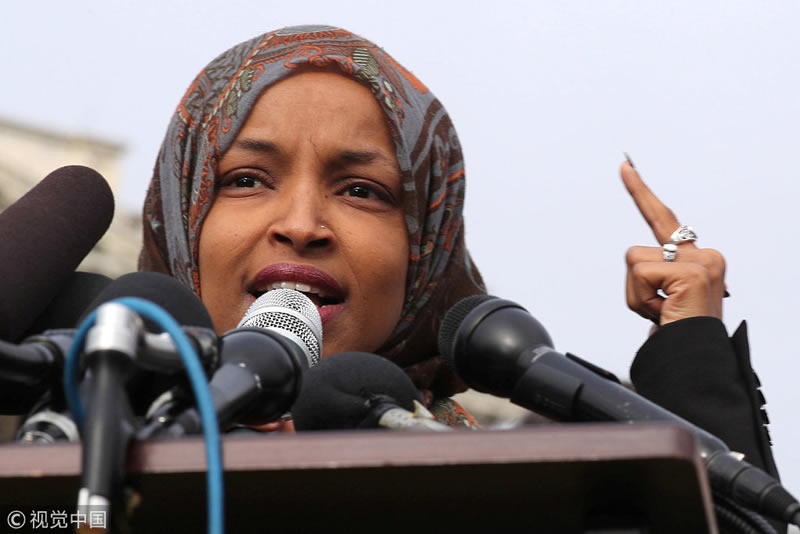 美國：各界聲討特朗普，聲援穆斯林女議員
