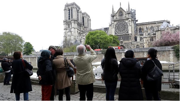巴黎聖母院和人類無處安放的悲傷