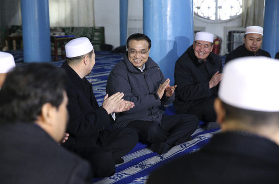 李克強在寧夏清真寺與民族宗教人士懇談